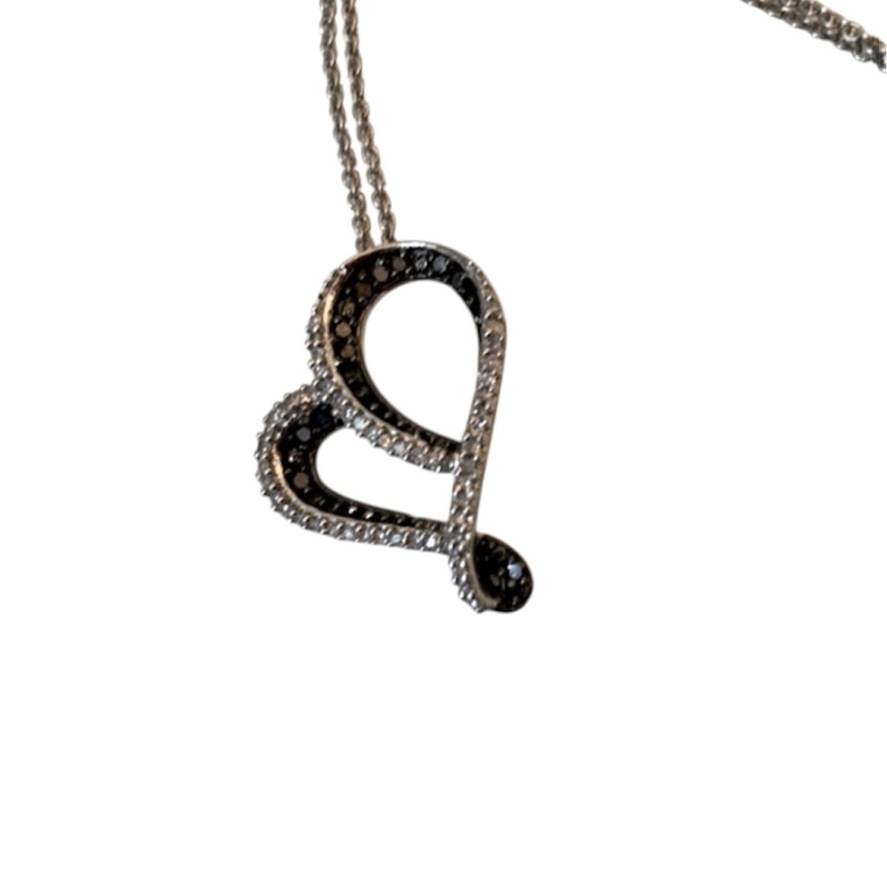 Peoples jewellers heart necklace. 925 silver. Perfect gift